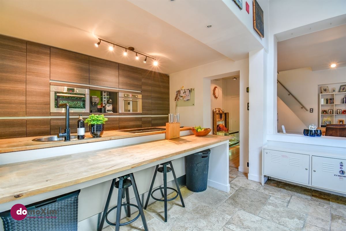 Instapklare woning met ruime hangar nabij het centrum van Hever