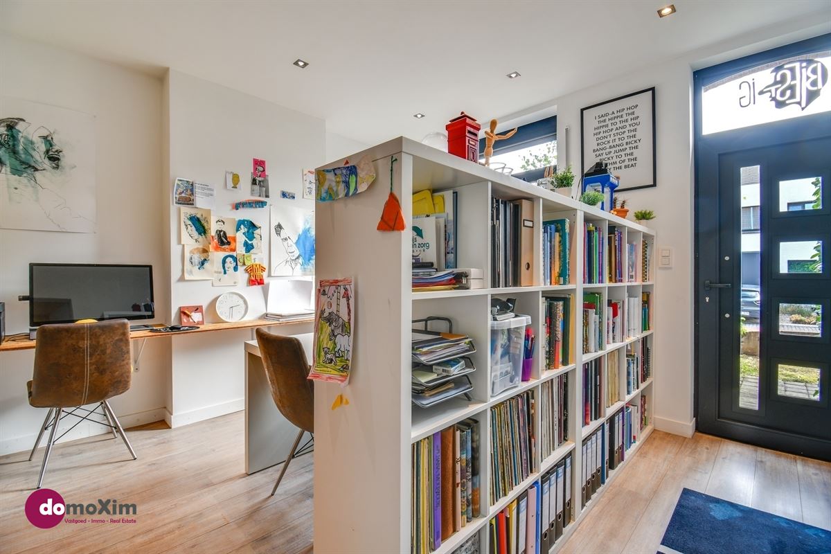 Instapklare woning met ruime hangar nabij het centrum van Hever