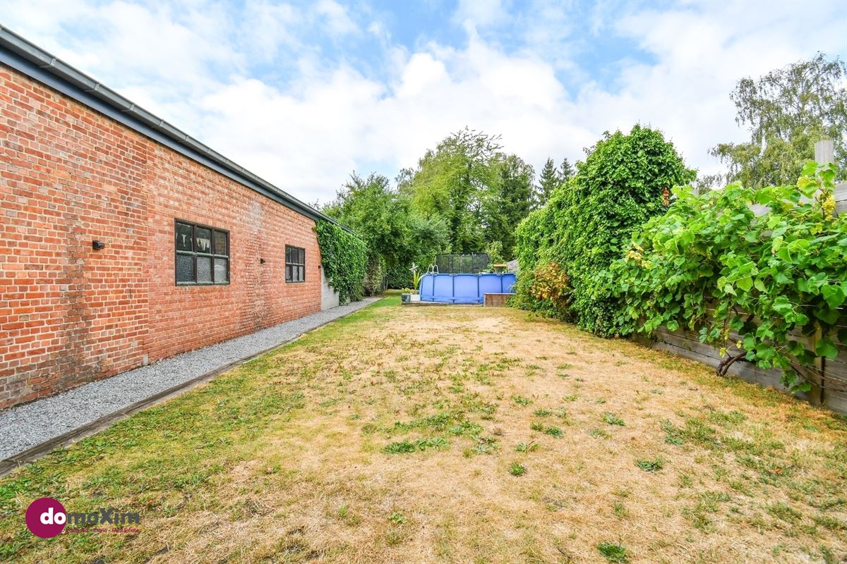 Instapklare woning met ruime hangar nabij het centrum van Hever