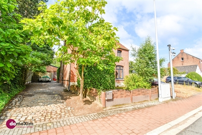 Instapklare woning met ruime hangar nabij het centrum van Hever