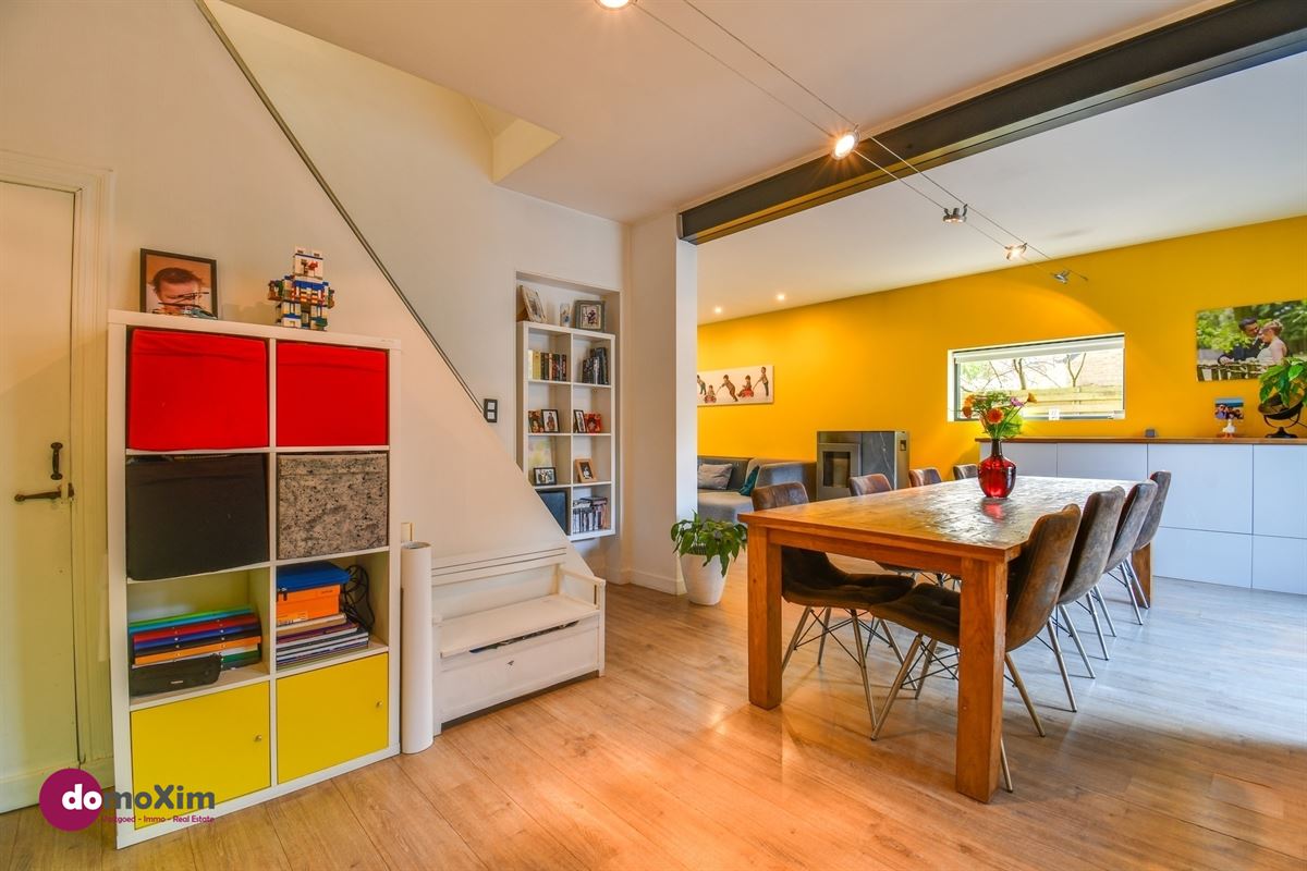 Instapklare woning met ruime hangar nabij het centrum van Hever