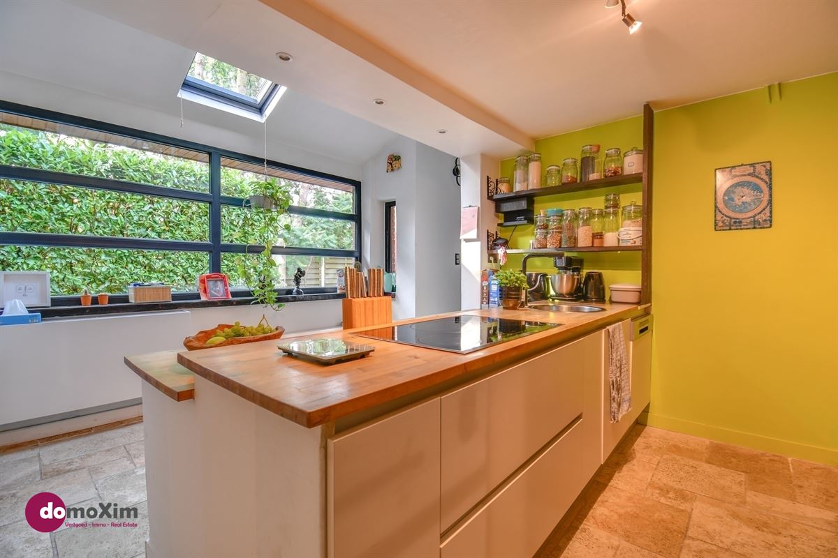 Instapklare woning met ruime hangar nabij het centrum van Hever