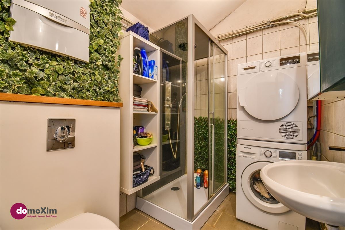 Instapklare woning met ruime hangar nabij het centrum van Hever