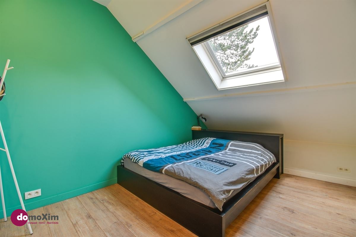 Instapklare woning met ruime hangar nabij het centrum van Hever
