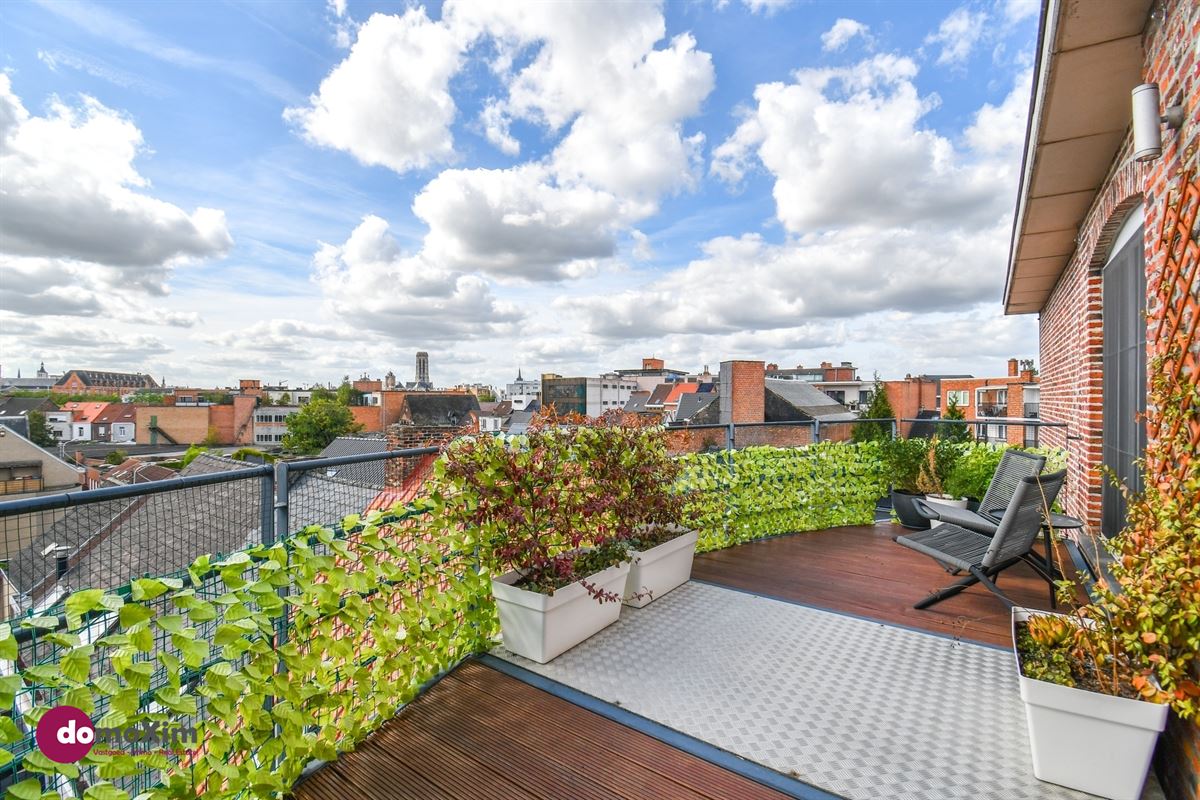 Bright 2-bedroom loft with terrace in Mechelen