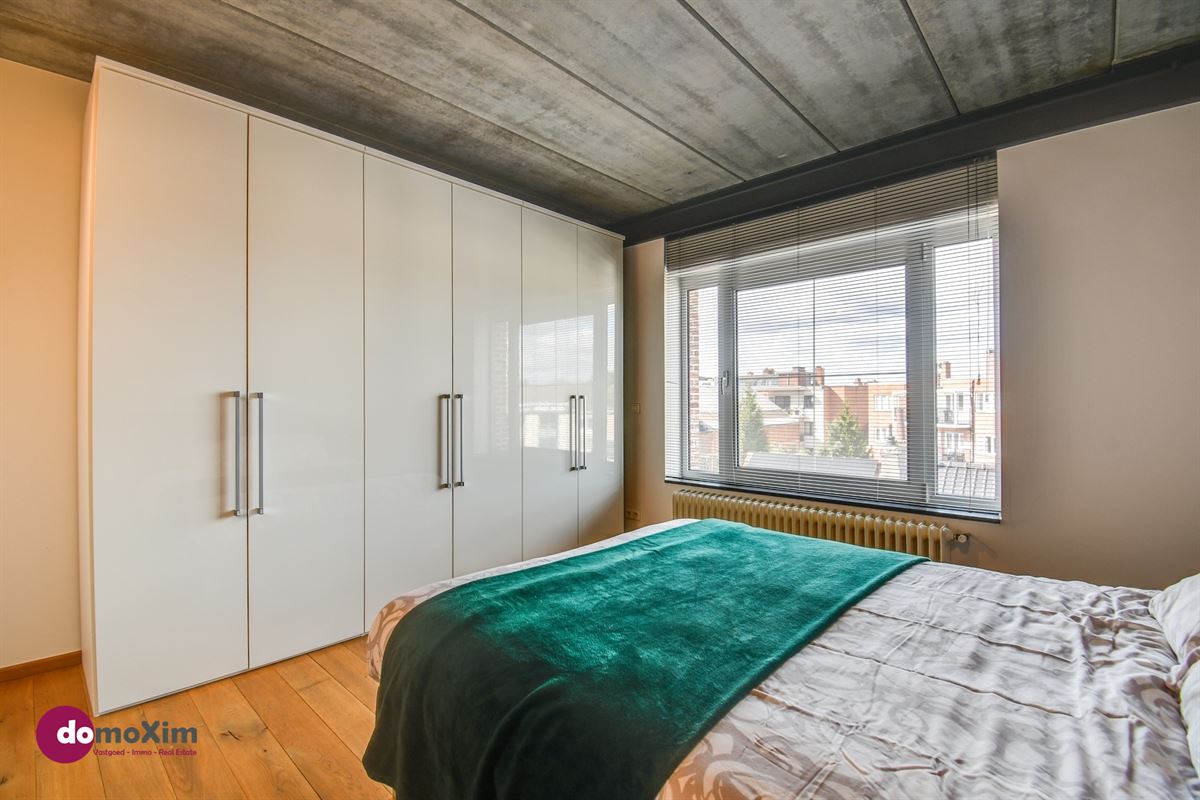 Bright 2-bedroom loft with terrace in Mechelen