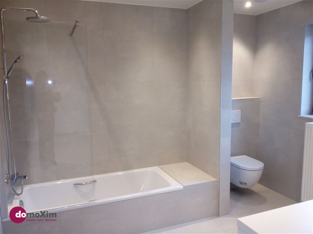 Modern 2-bedroom home with a spacious yard located in a residential neighborhood in Tervuren