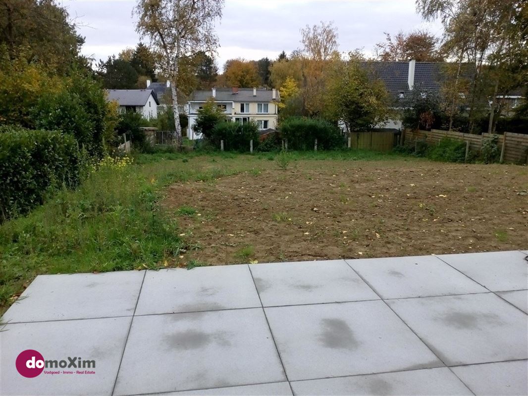 Modern 2-bedroom home with a spacious yard located in a residential neighborhood in Tervuren