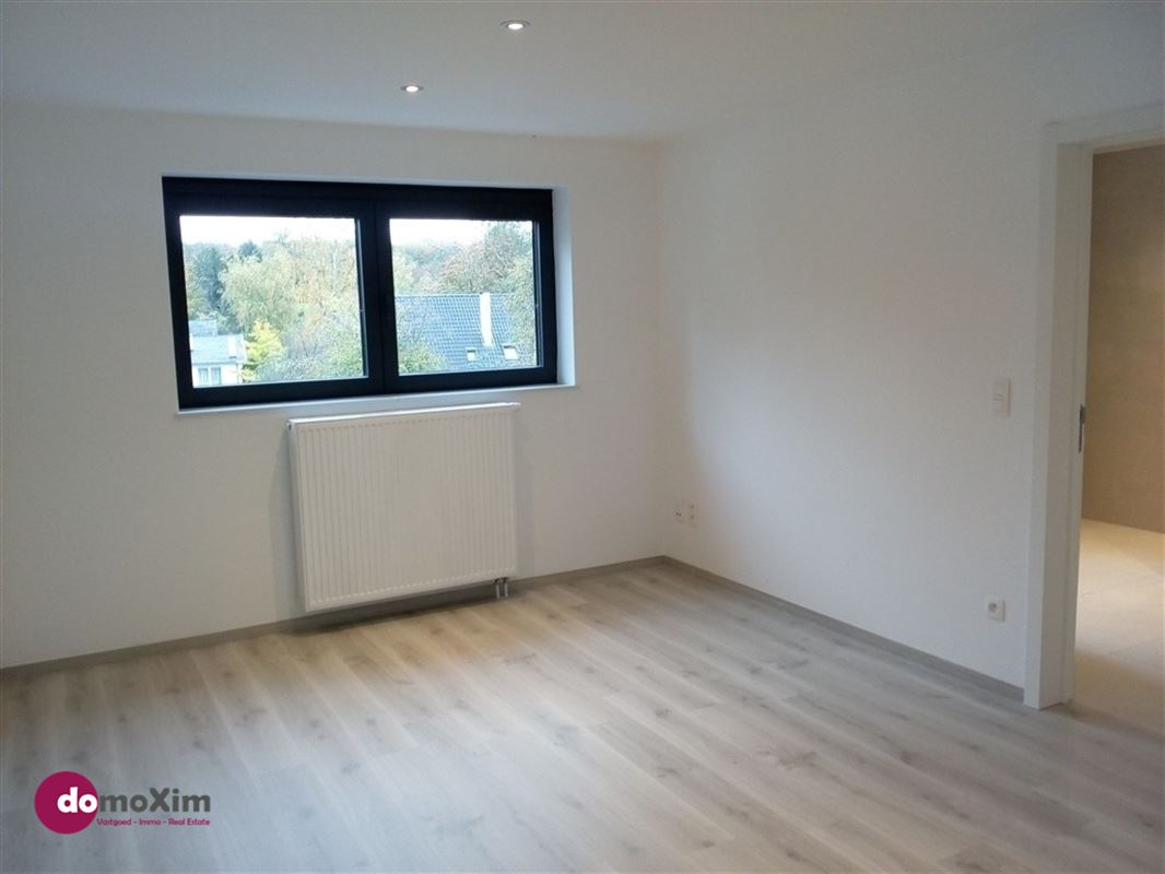 Modern 2-bedroom home with a spacious yard located in a residential neighborhood in Tervuren
