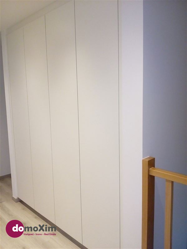 Modern 2-bedroom home with a spacious yard located in a residential neighborhood in Tervuren