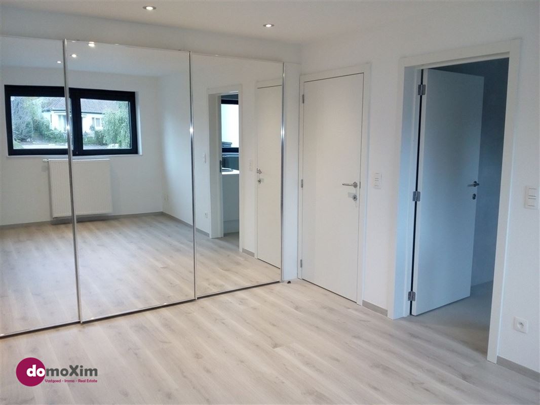 Modern 2-bedroom home with a spacious yard located in a residential neighborhood in Tervuren