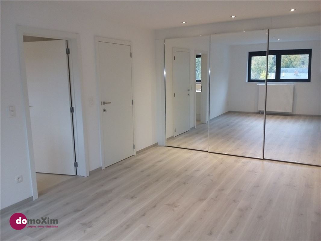 Modern 2-bedroom home with a spacious yard located in a residential neighborhood in Tervuren