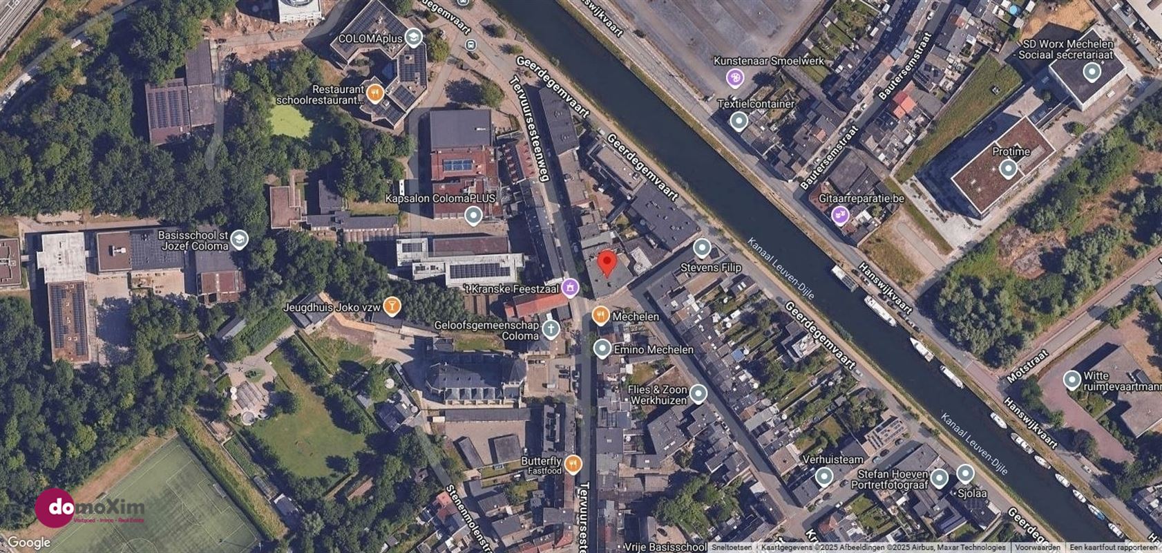 Spacious apartment with 2 bedrooms located on the canal