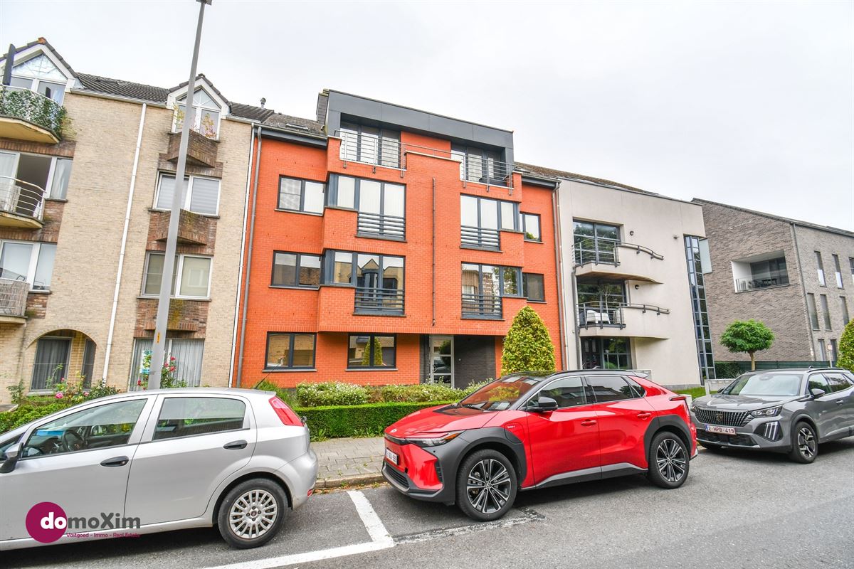 Spacious 3-bedroom apartment with 2 terraces and a garage in Vilvoorde