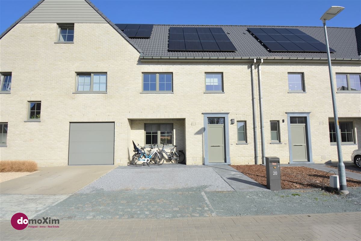 Maison élégante et économe en énergie, comprenant 4 chambres, située dans un quartier résidentiel calme