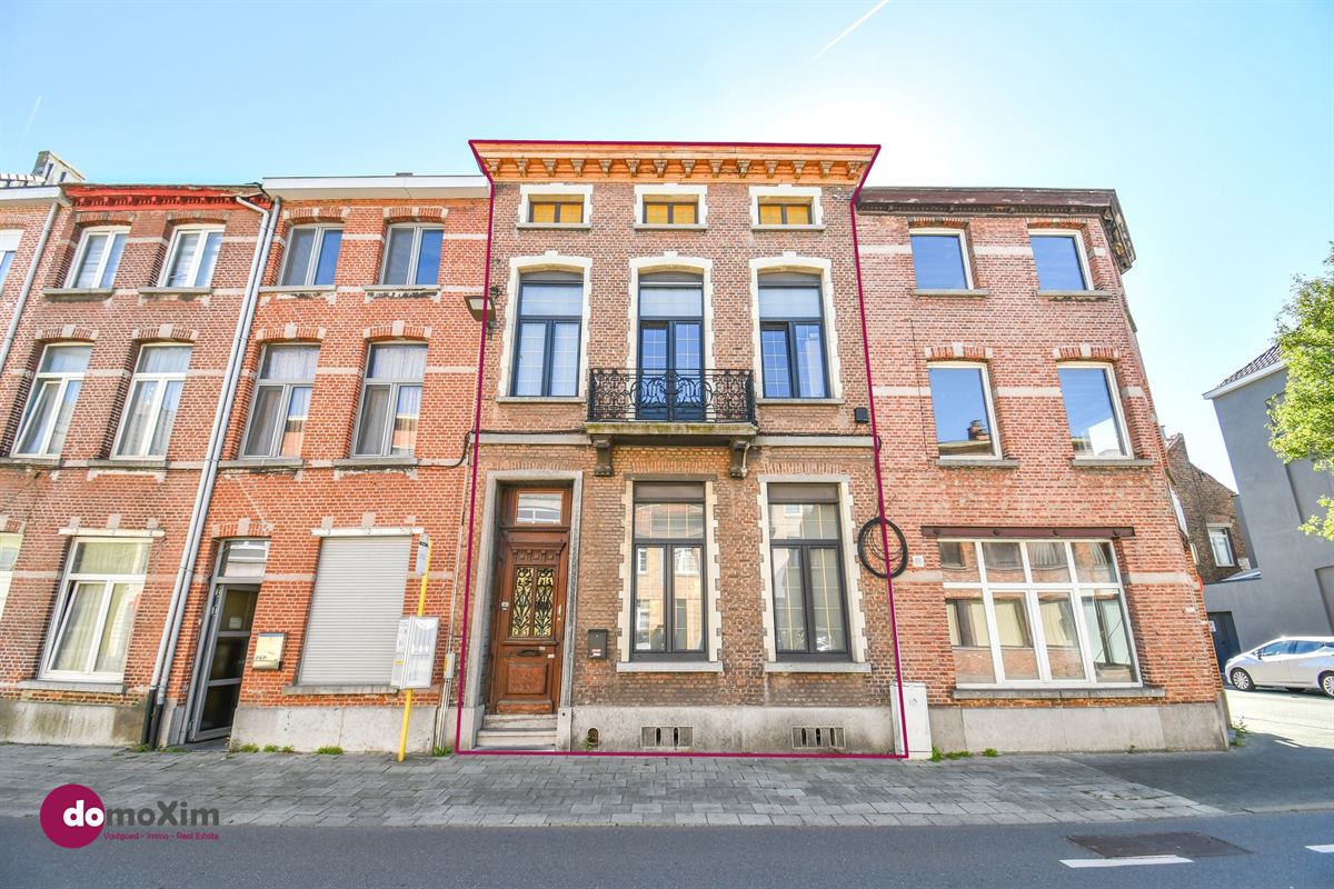 Karaktervolle herenwoning met vier slaapkamers en terras