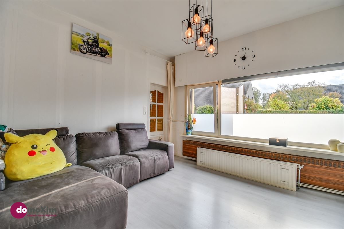 A practical home with a beautiful garden and excellent accessibility