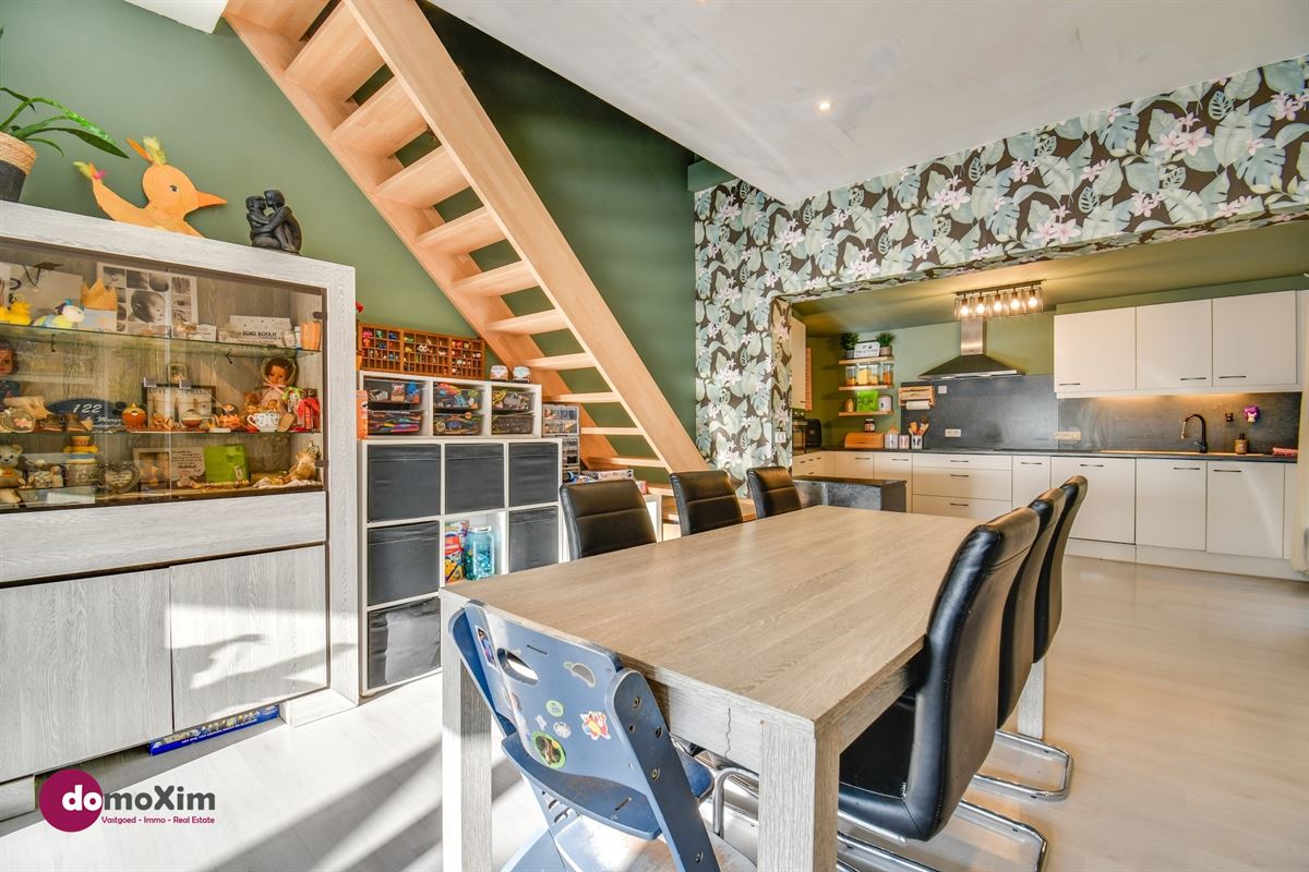 A practical home with a beautiful garden and excellent accessibility