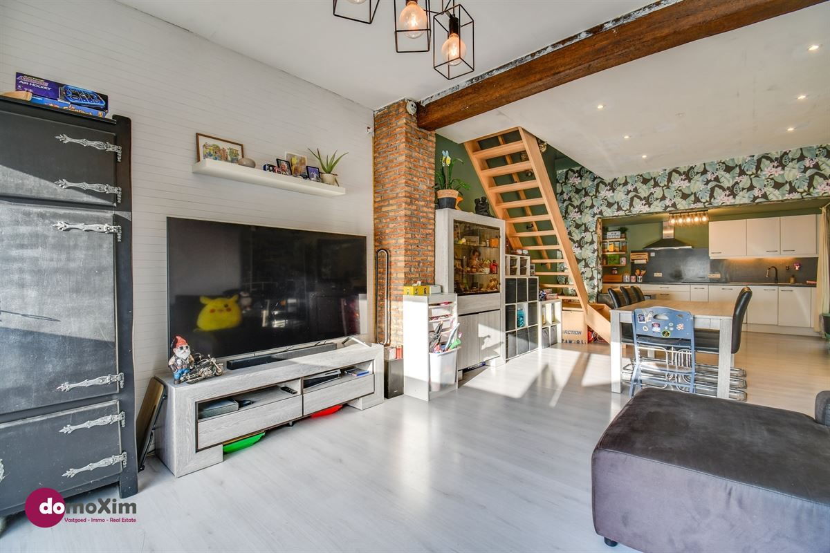 A practical home with a beautiful garden and excellent accessibility