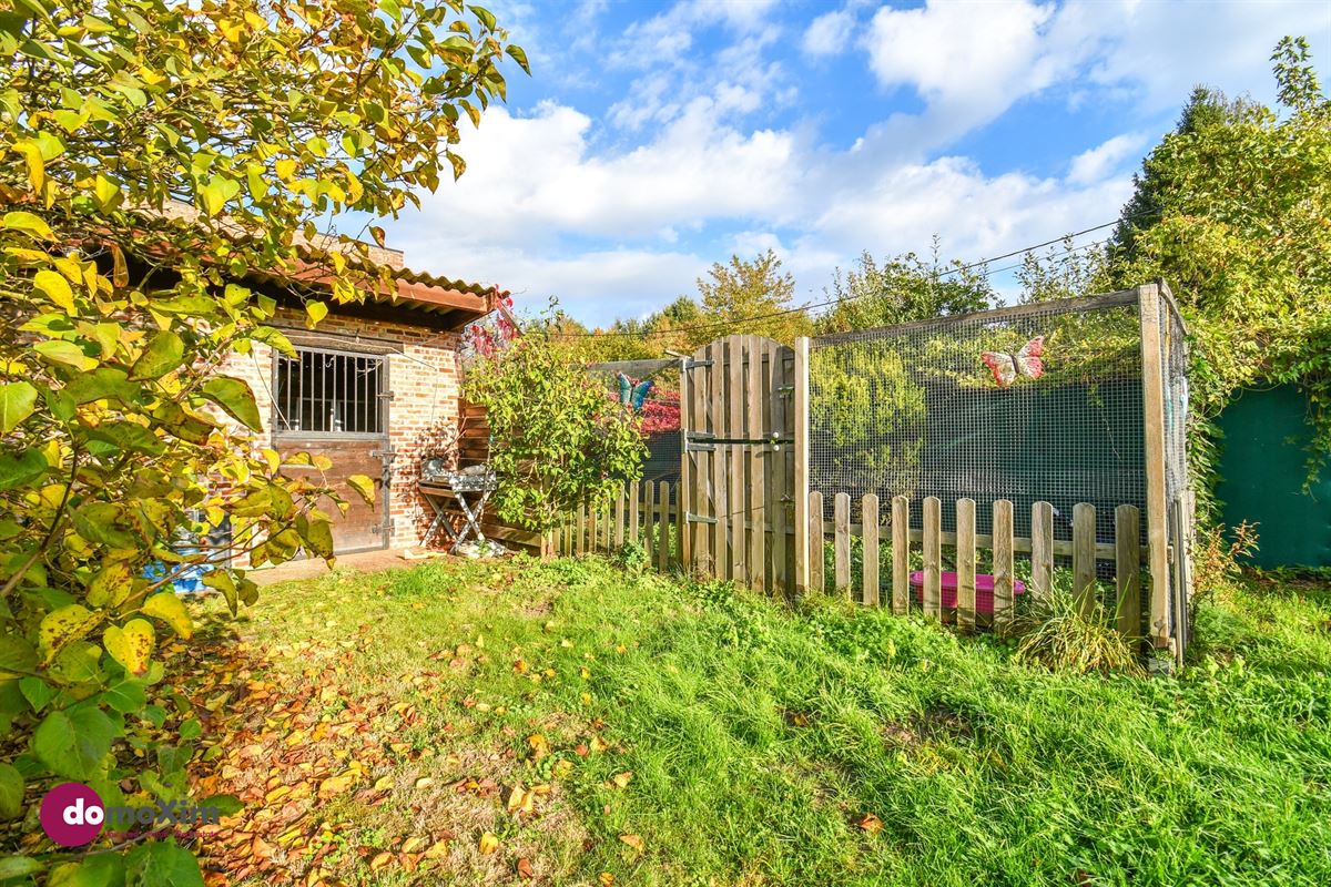 A practical home with a beautiful garden and excellent accessibility