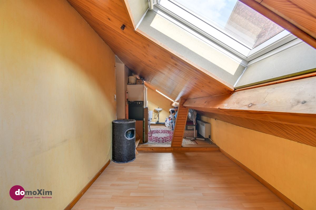 A practical home with a beautiful garden and excellent accessibility