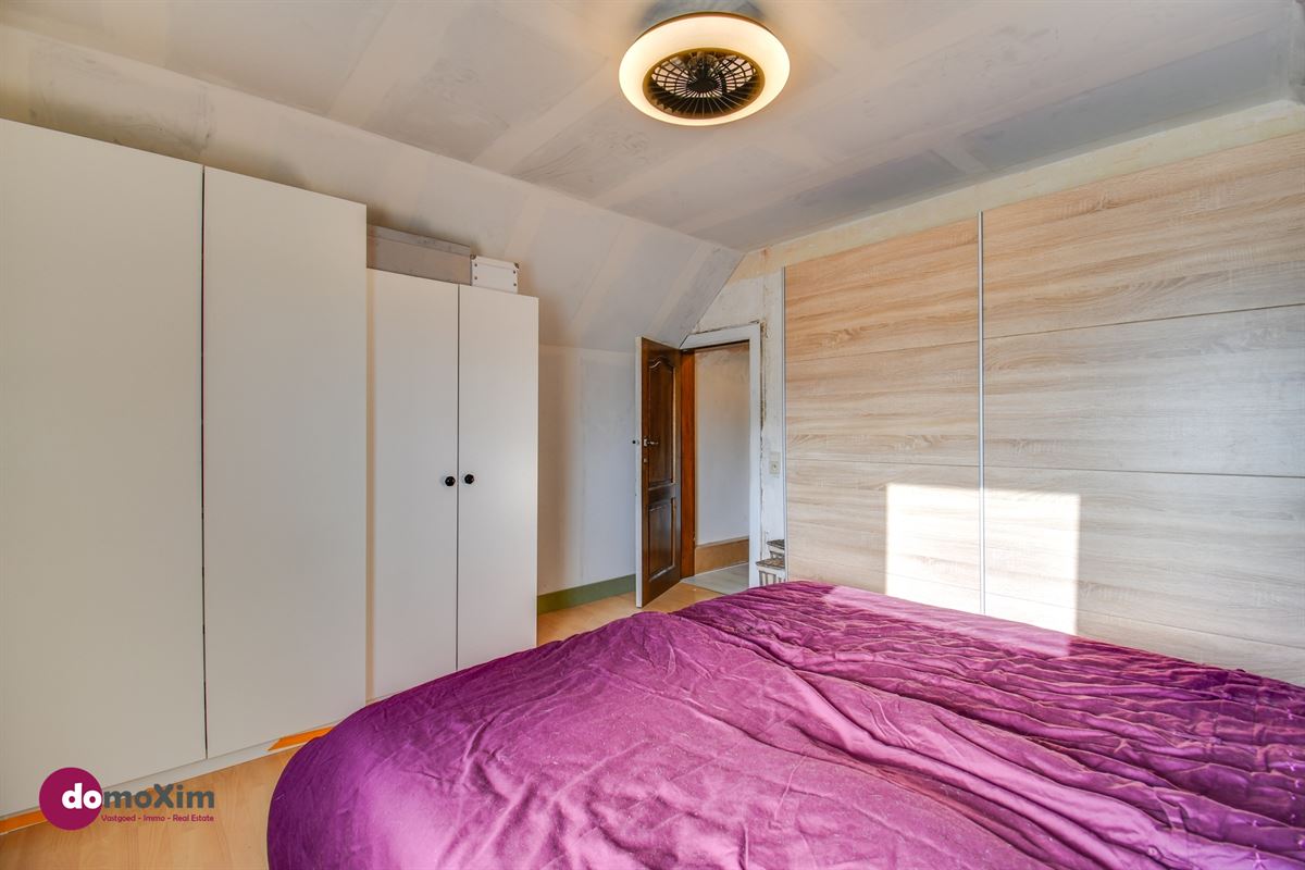 A practical home with a beautiful garden and excellent accessibility