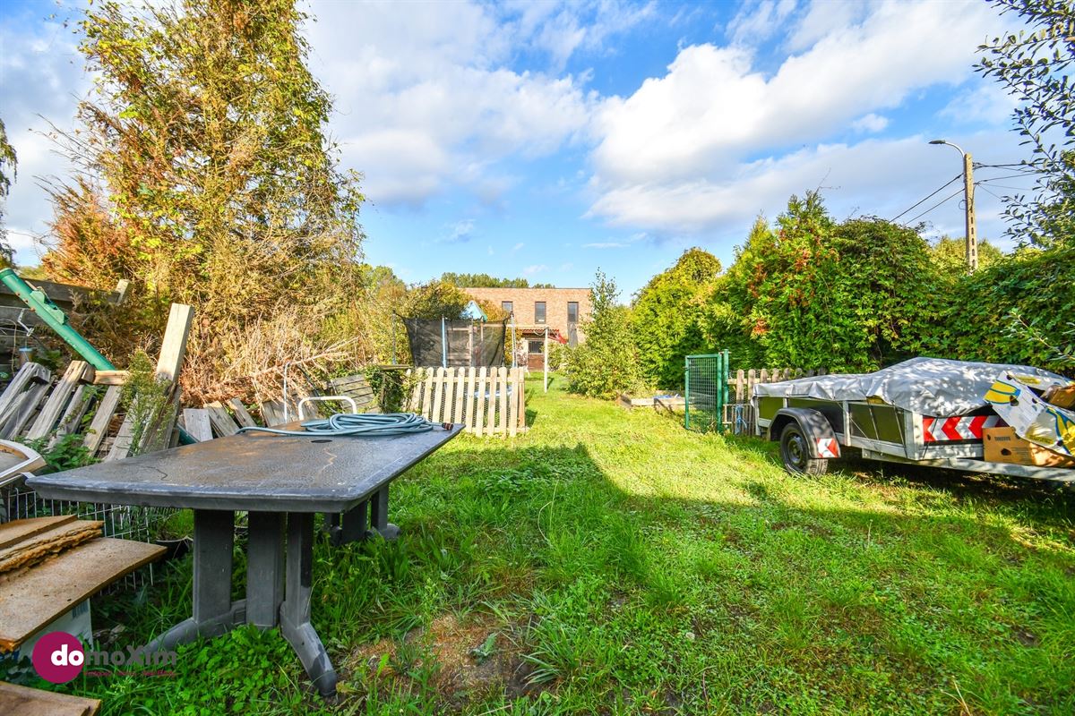 A practical home with a beautiful garden and excellent accessibility
