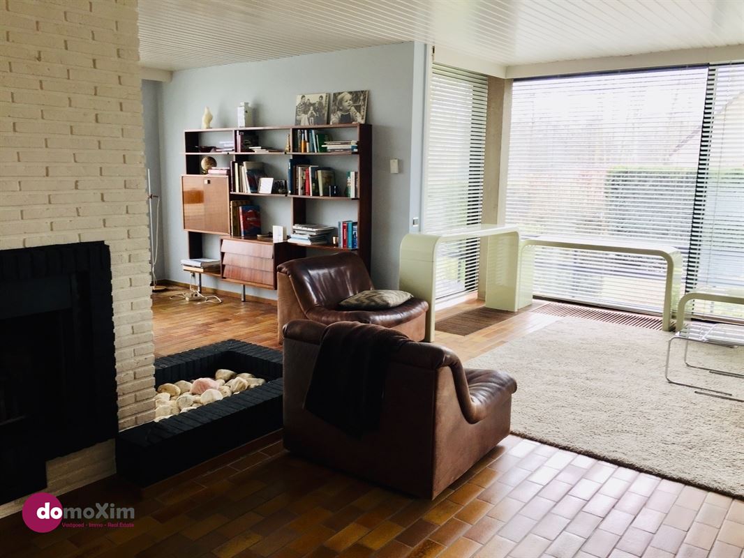 Vintage architect-designed home surrounded by nature near the E19