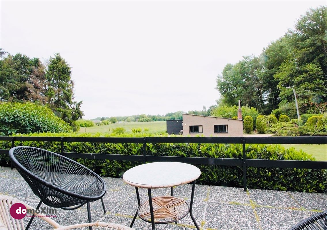 Vintage architect-designed home surrounded by nature near the E19