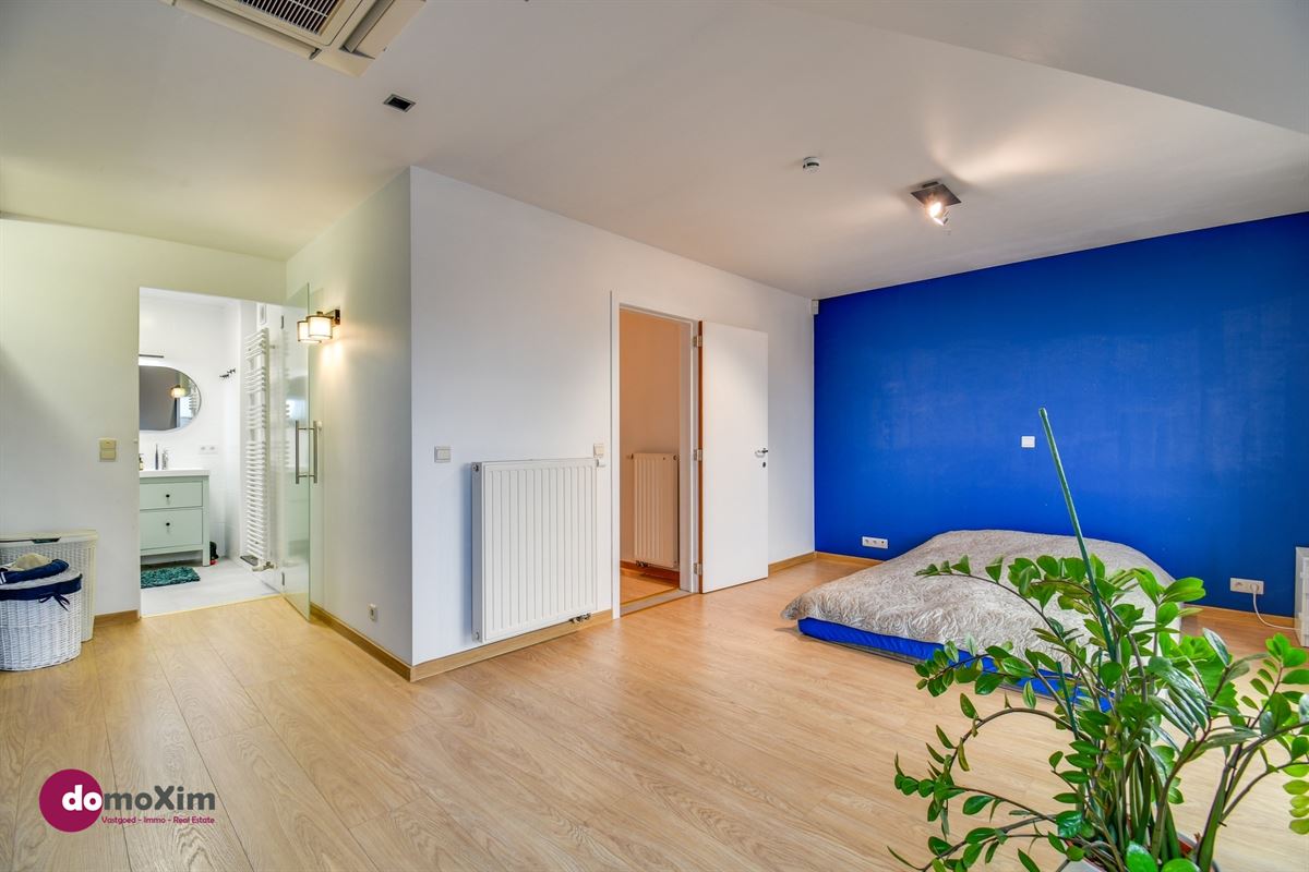 Spacious 3-bedroom apartment with 2 terraces and a garage in Vilvoorde