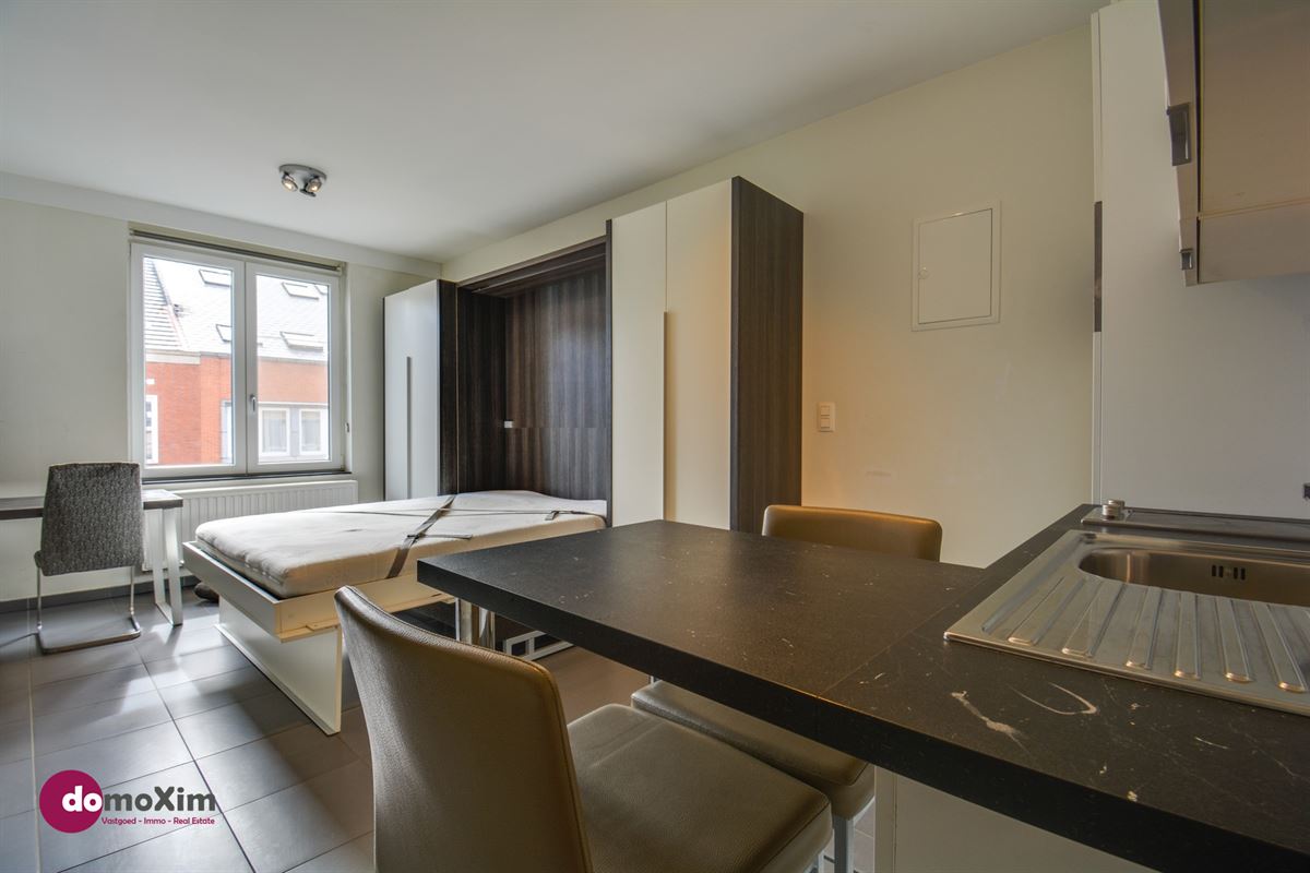 Studio moderne et meublé, convient à une personne, dans le centre de Louvain