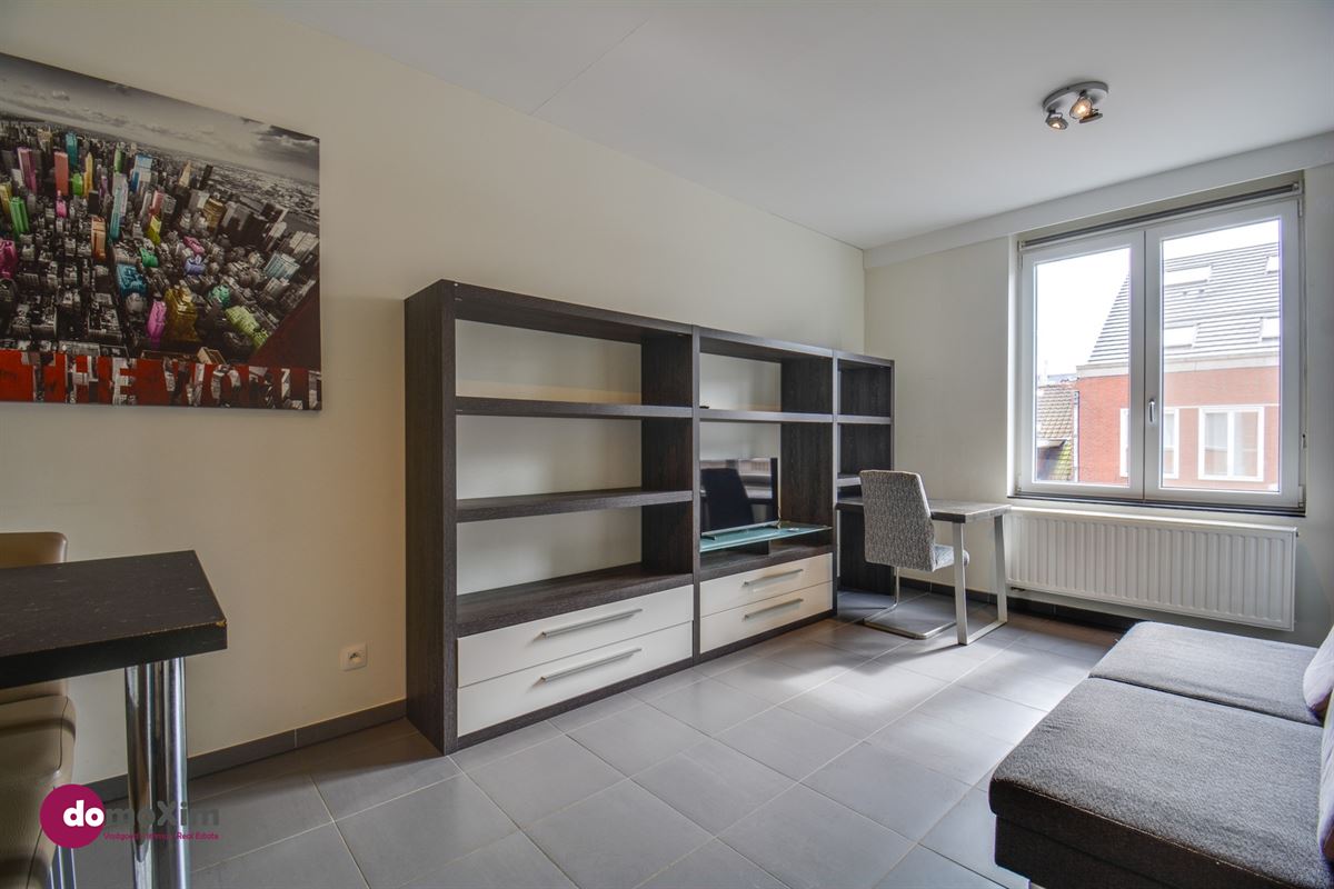 Studio moderne et meublé, convient à une personne, dans le centre de Louvain
