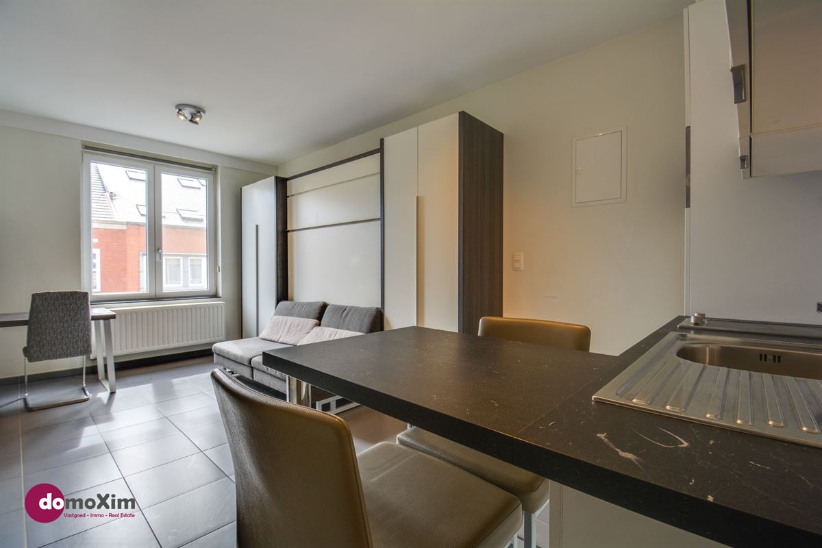 Studio moderne et meublé, convient à une personne, dans le centre de Louvain