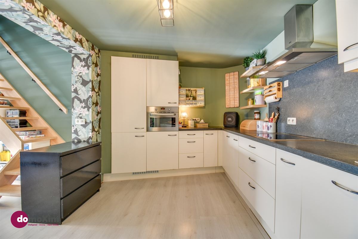 A practical home with a beautiful garden and excellent accessibility