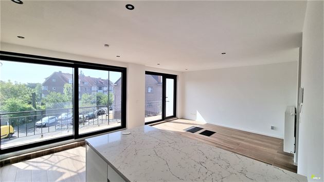 Gerenoveerd appartement in centrum Wilrijk!