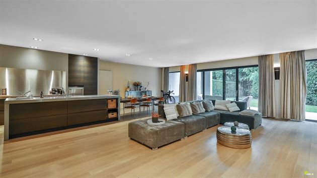 Luxueus gelijkvloers appartement met tuin in Kontich!