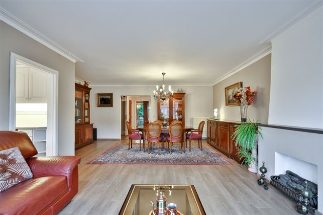 verzorgd 2 slpk. appartement met autostaanplaats