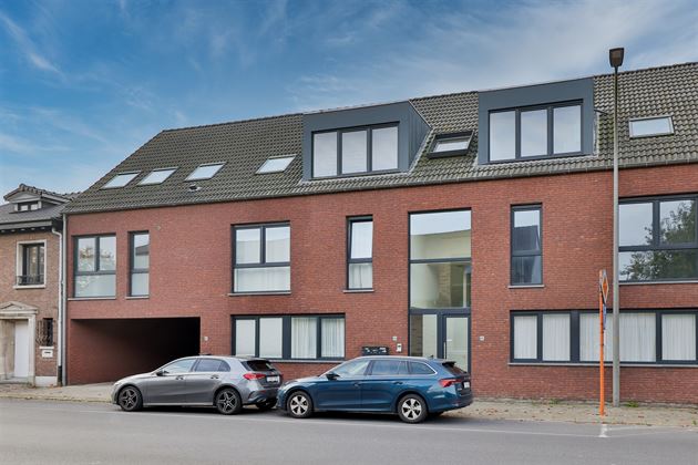 Instapklaar lichtrijk appartement met 1 slaapkamer en autostaanplaats