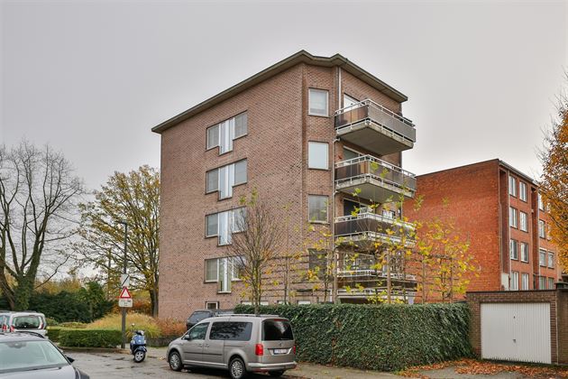 instapklaar 2 à 3 slpk. appartement met garagebox