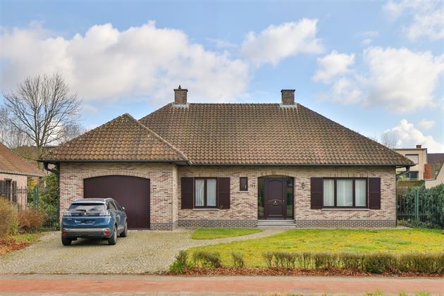 Ruime vrijstaande woning met uitbreidingsmogelijkheden te Edegem