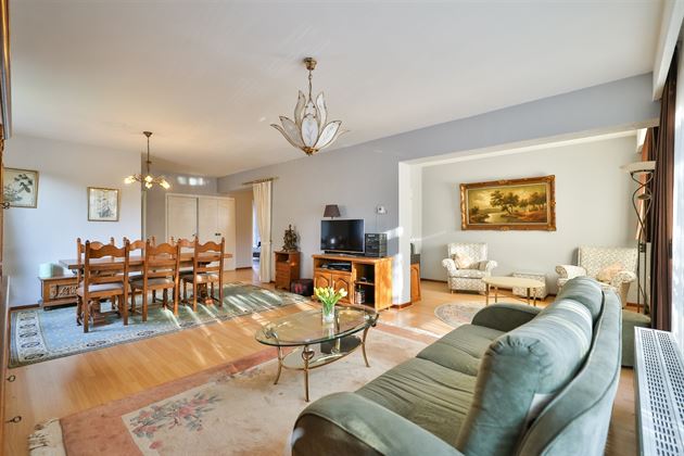 Ruim appartement (100m²) met 2 slaapkamers te Mortsel