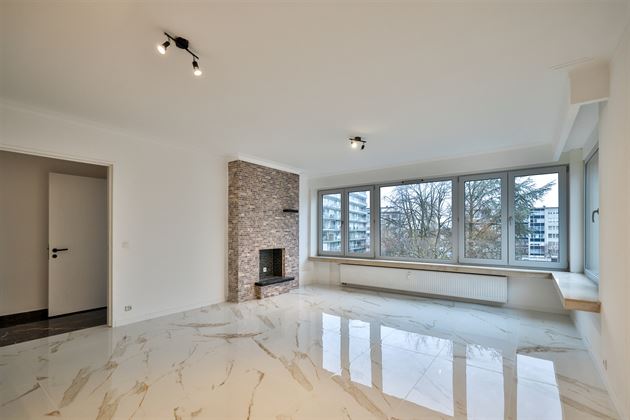 volledig vernieuwd 3-slpk appartement