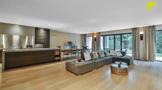 Luxueus gelijkvloers appartement met tuin op de grens Edegem/Kontich!
