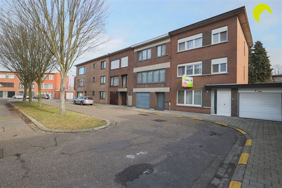 Ruime woning met garage en zonnige tuin te koop!