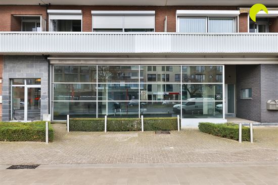 Kantoor/ruimte vrij beroep met appartement op A-locatie
