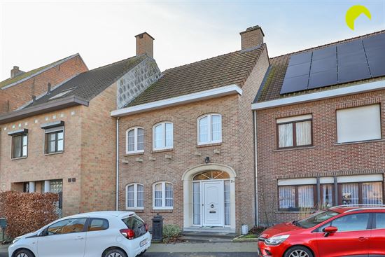 Ruime gezinswoning te Kontich met een grote garage