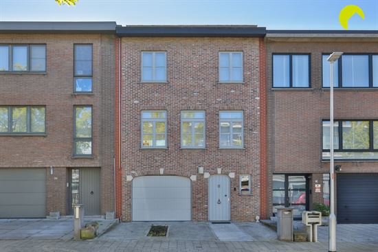 Instapklare bel-etagewoning in rustige wijk Edegem