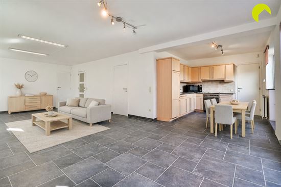 Zeer ruim gelijkvloers appartement nabij het centrum!