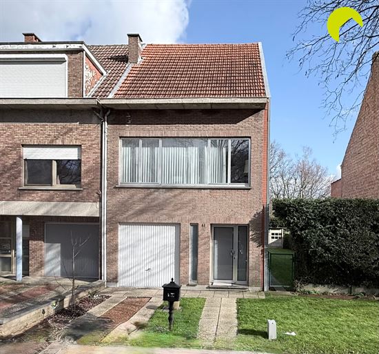Woning met 2slpks in doodlopende straat!