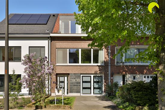 Charmante bel-étage met garage en 3 slpk